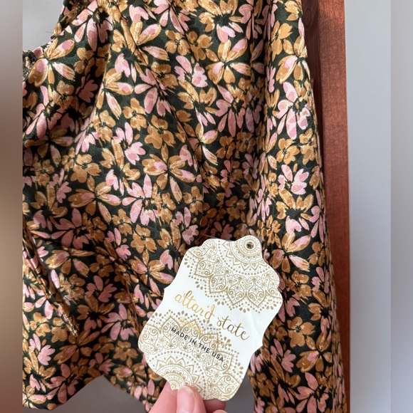 NWT Altar’d State Crop Top - Picture 4 of 4